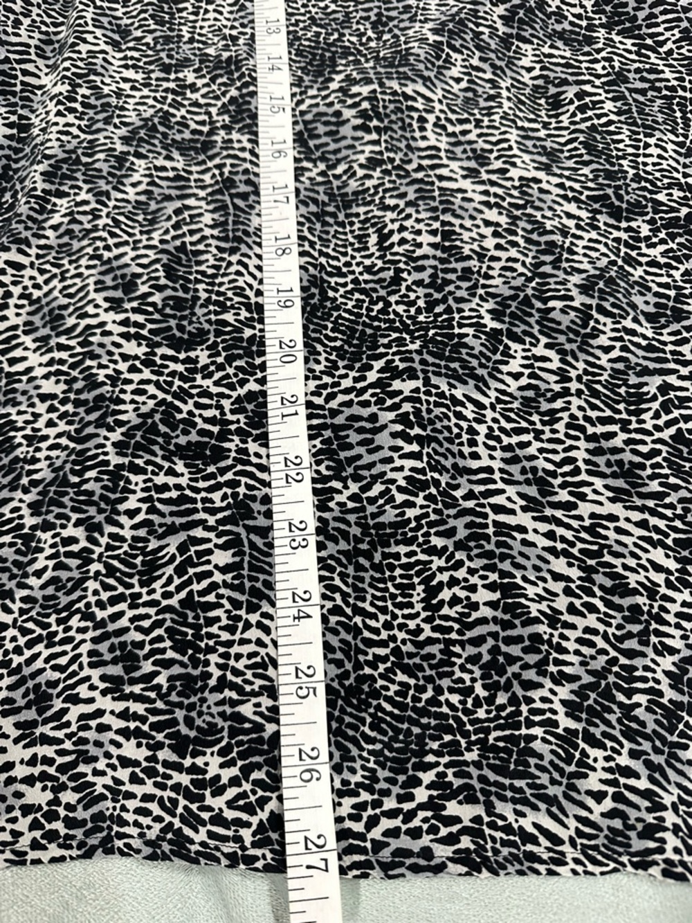 Anna&Frank Black & White Short Sleeve leopard Printed top 100%silk vintage 22 - Picture 8 of 9